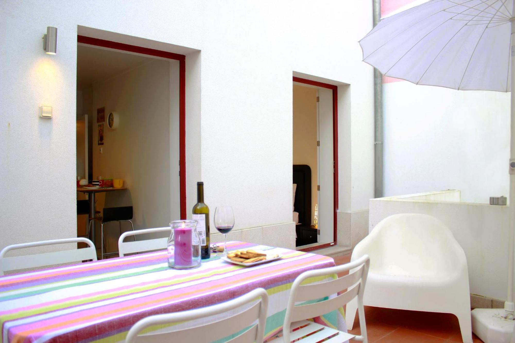 Joivy Modern 1-Bed Apt With Terrace, Moments From Sao Bento Palace Lisbon Luaran gambar