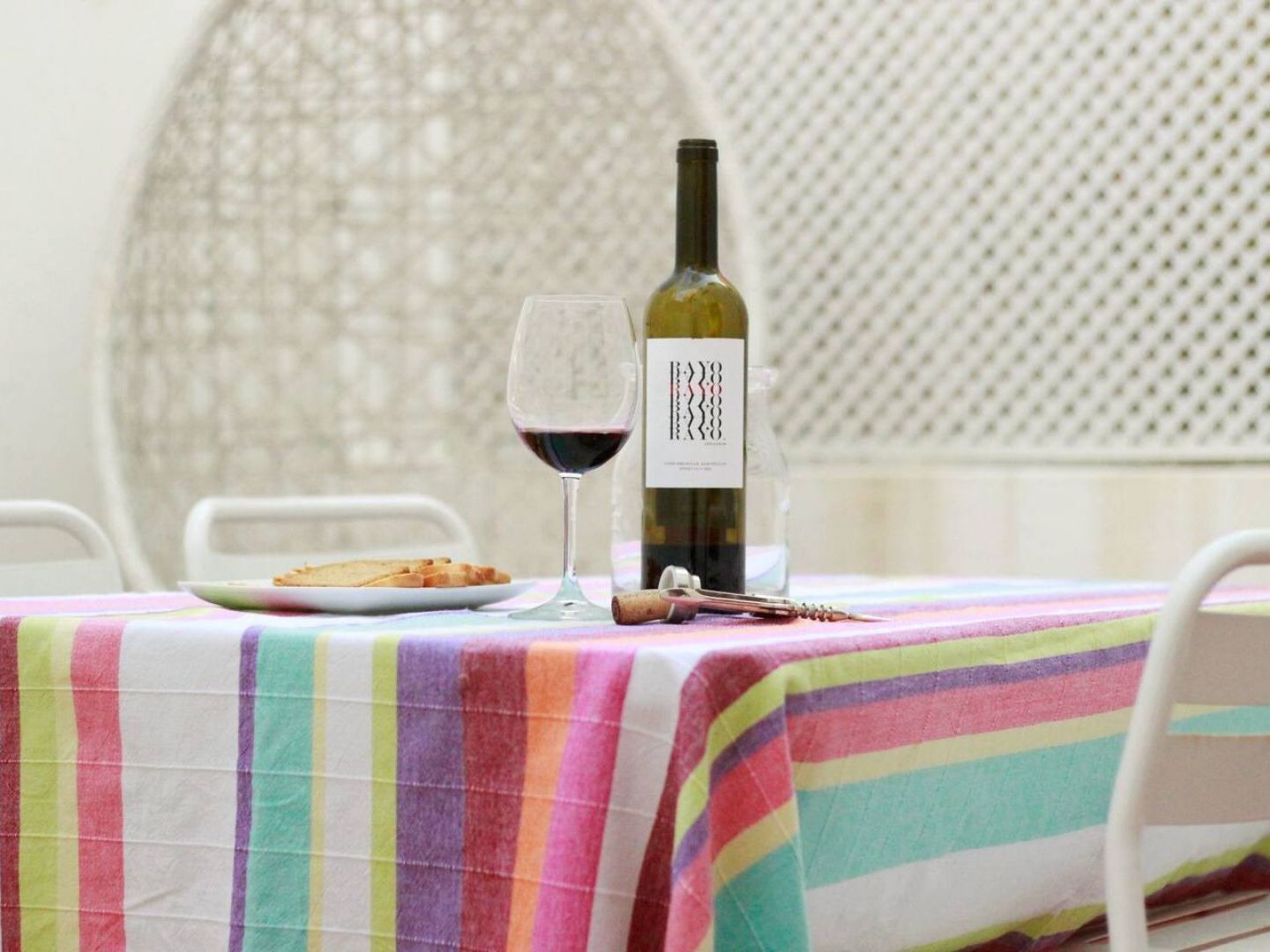Joivy Modern 1-Bed Apt With Terrace, Moments From Sao Bento Palace Lisbon Luaran gambar